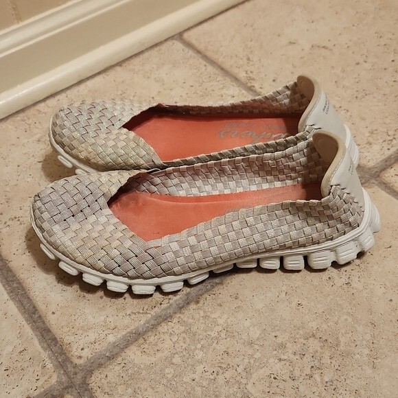 Skechers Women's Iridescent White Sneakers Size 8.5 - Picture 2 of 8